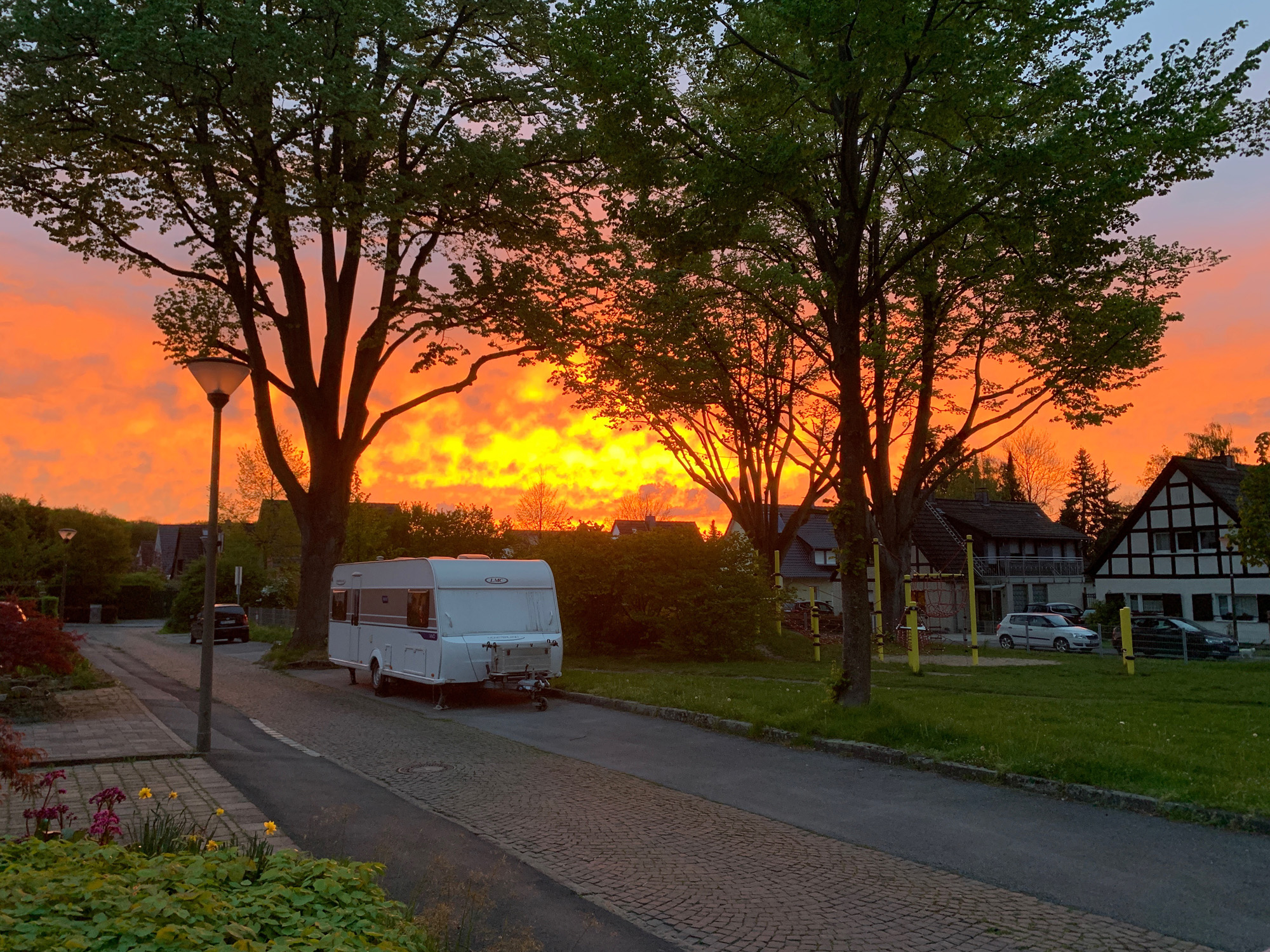 Dorfplatz_Sonnenuntergang.jpg